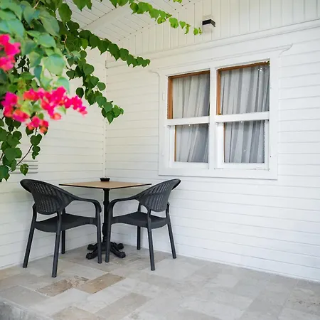 Hotell Perast Garden Çıralı