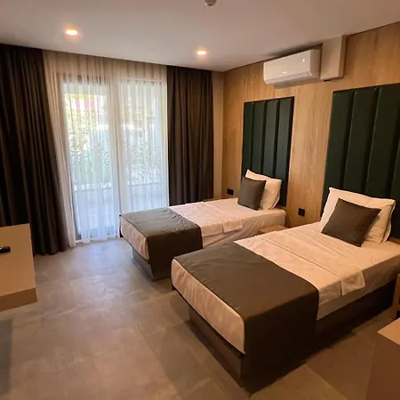 Perast Garden Hotell *