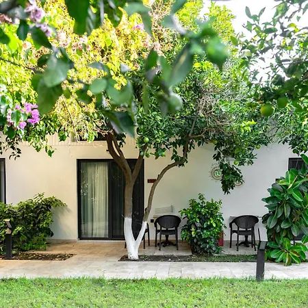 Hotell Perast Garden *