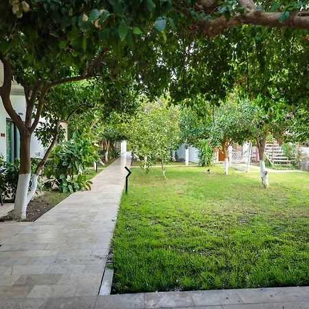 Hotell Perast Garden *