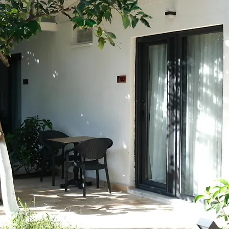 Perast Garden Hotel Çıralı