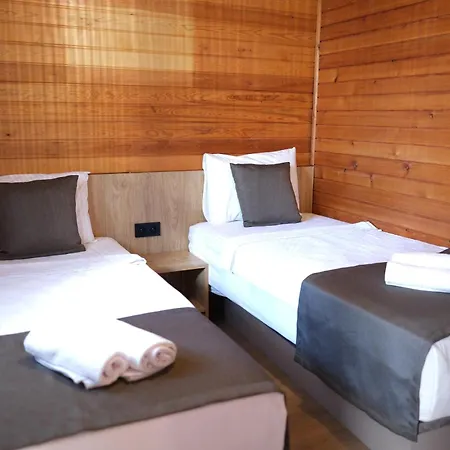 Perast Garden Çıralı