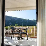 Perast Garden 酒店 *