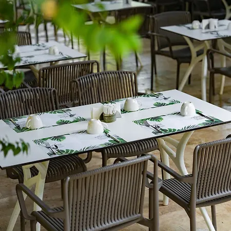 Perast Garden Hotel Çıralı